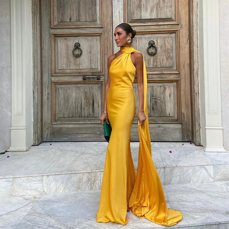 Vestido de fiesta sexy de satén con lazo para mujer; elegante diseño halter, sin espalda, con hombros descubiertos y sin mangas. Vestido liso estilo bata para el verano de 2024