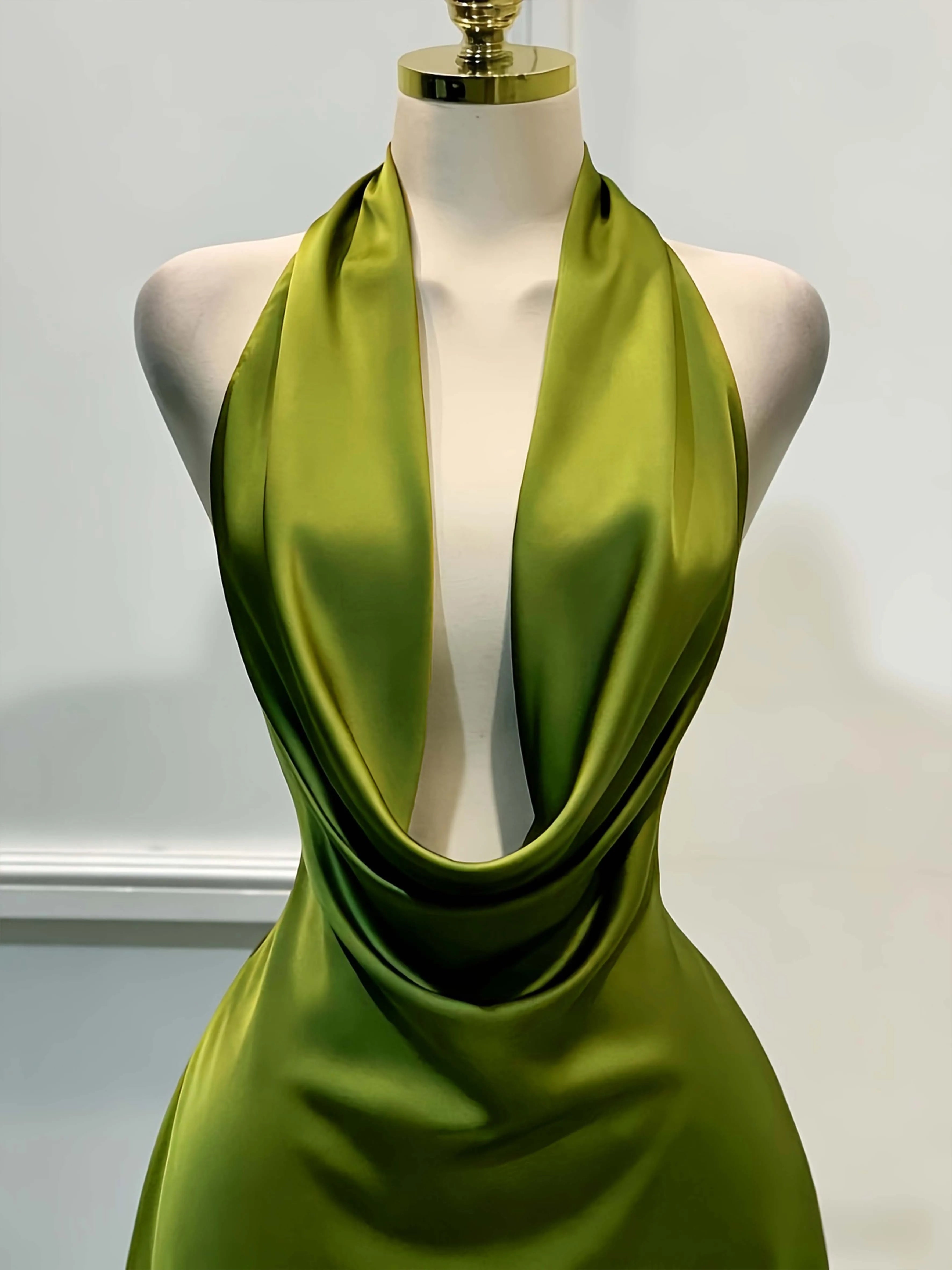 Vestido midi elegante de satén liso para mujer, entallado, con cremallera y espalda descubierta; ideal para ocasiones informales, vacaciones, fiestas, banquetes o cócteles
