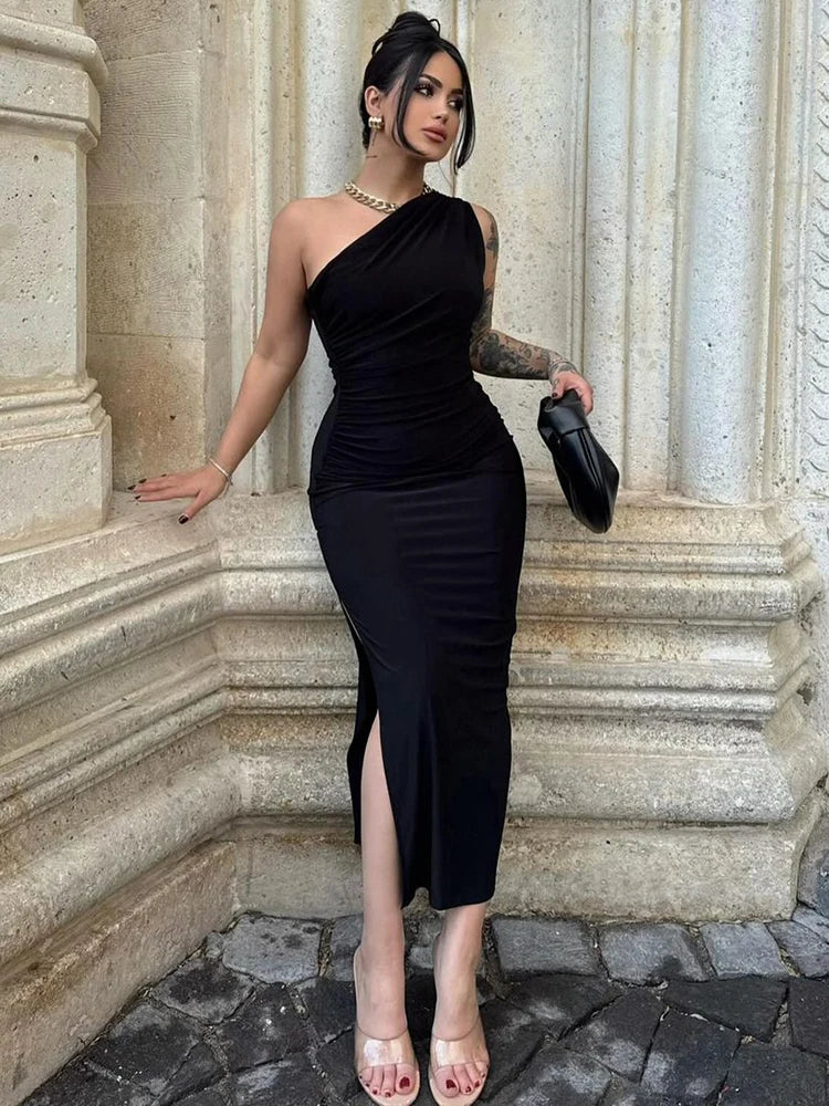 Vestido largo negro para mujer: sexy, con abertura, sin mangas, espalda descubierta y corte ajustado. Moda de verano, estilo hombros descubiertos, ideal para fiestas elegantes y discotecas