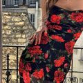 Vestido largo y ajustado para mujer con estampado floral, tirantes finos y diseño que realza la silueta; un modelo elegante, sexy y entallado con la espalda descubierta