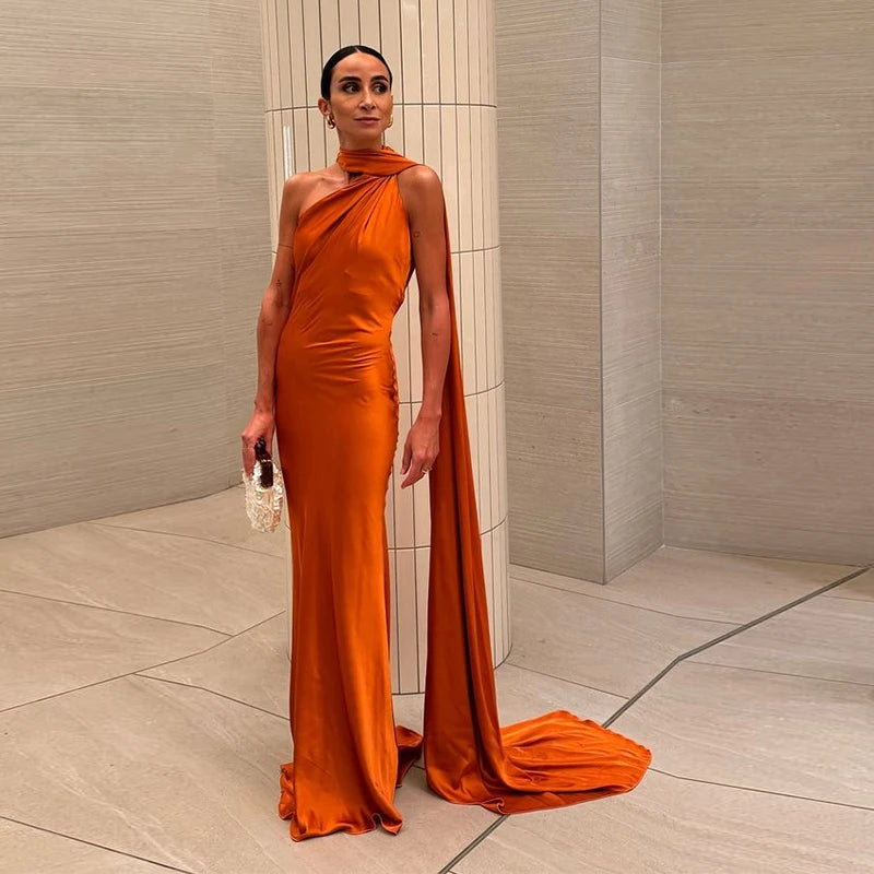 Vestido de fiesta sexy de satén con lazo para mujer; elegante diseño halter, sin espalda, con hombros descubiertos y sin mangas. Vestido liso estilo bata para el verano de 2024