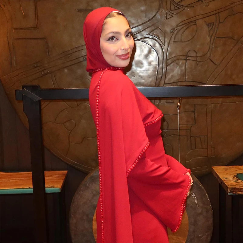 Vestido largo tipo capa para mujer con ribete de perlas blancas; elegante diseño de manga larga y cintura ajustada; estilo abaya/túnica musulmana ideal para Eid y primavera 2026