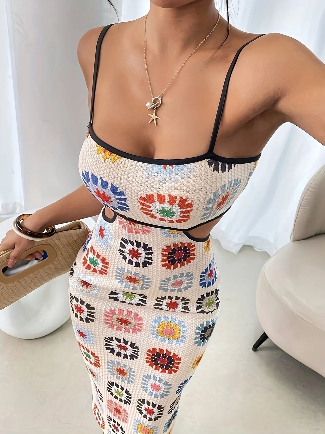 Vestido elegante ajustado con estampado floral y espalda descubierta para mujer